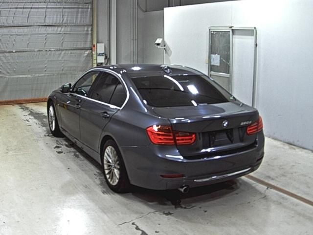 2013 BMW 3 Series 320d BluePerformance Luxury auction photo 2