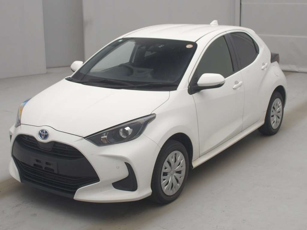 Japan Auction Vehicles 4 2023 Toyota Yaris ハイブリッドX 4WD auction photo