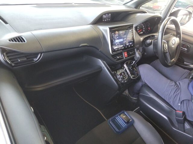 2018 Toyota Noah SI WXB auction photo 3