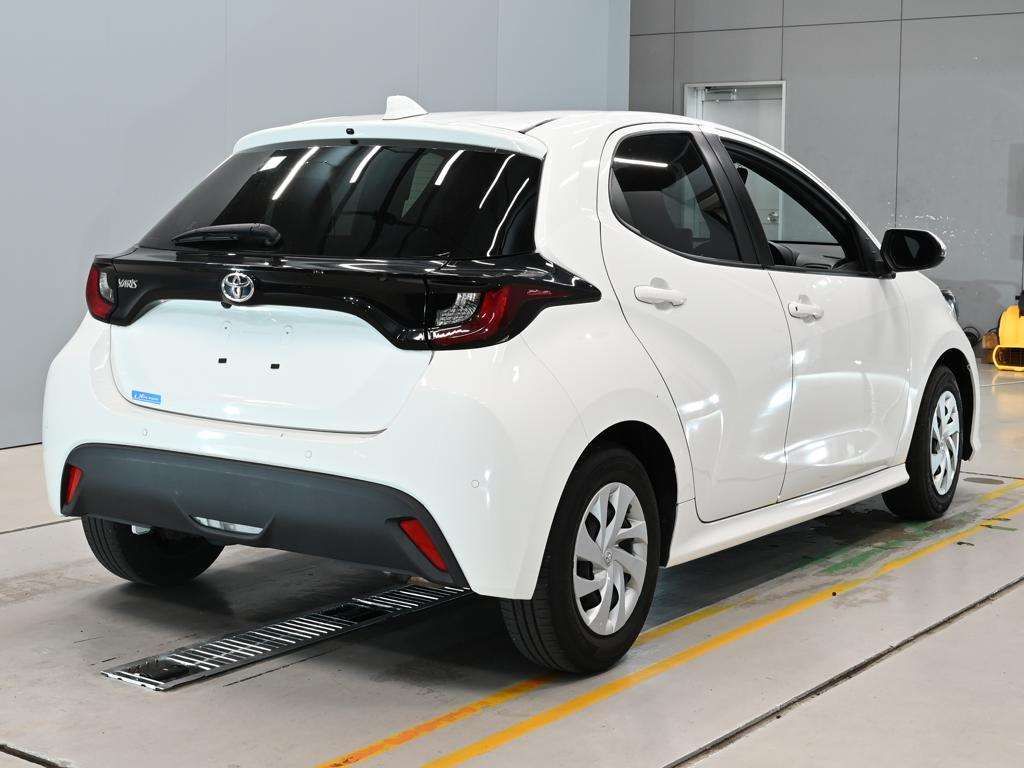 2021 Toyota Yaris X auction photo 2