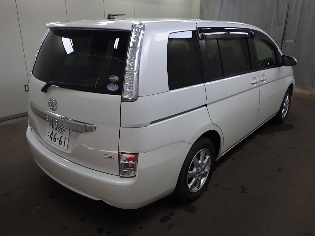 2016 Toyota Isis G auction photo 2