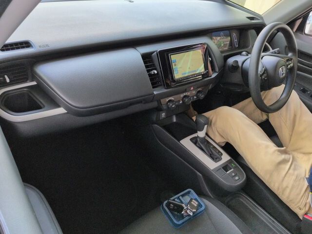 2023 Honda Fit EHEVベーシック 4WD auction photo 3