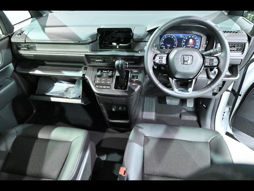 2026 Honda Stepwgn 7人 auction photo 3