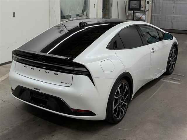 2023 Toyota Prius PHEV Z auction photo 5
