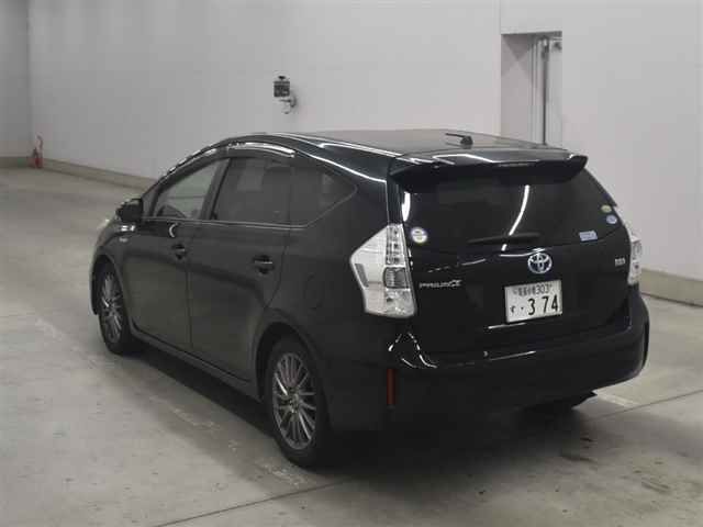 2014 Toyota Prius Alpha S Lセレクション auction photo 2