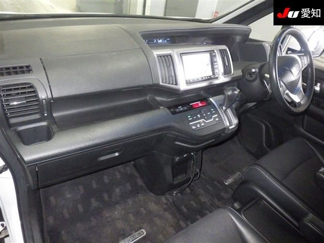 2012 Honda ステップWスパーダ Z Cool Spirit auction photo 3