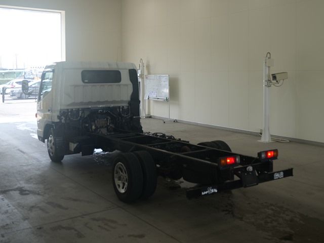 2019 Mitsubishi Fuso Canter chassis auction photo 2