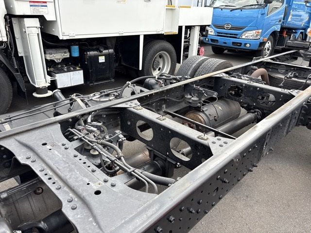 2019 Mitsubishi Fuso Canter chassis auction photo 18