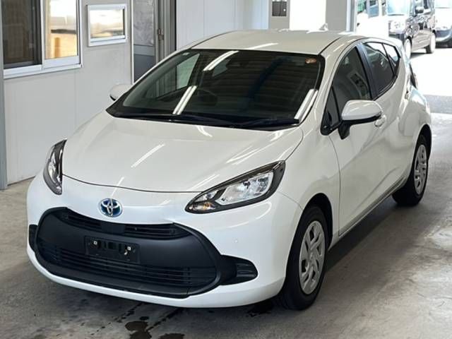 2024 Toyota Aqua X Japan auction vehicle