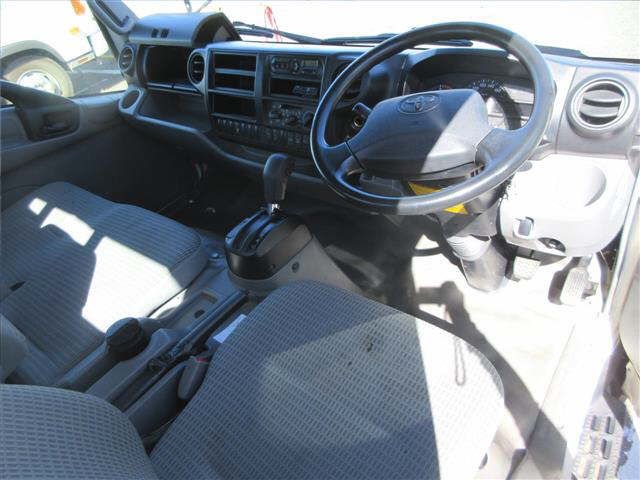 2017 Toyota Dyna ワイドロング 2トン PCS auction photo 3