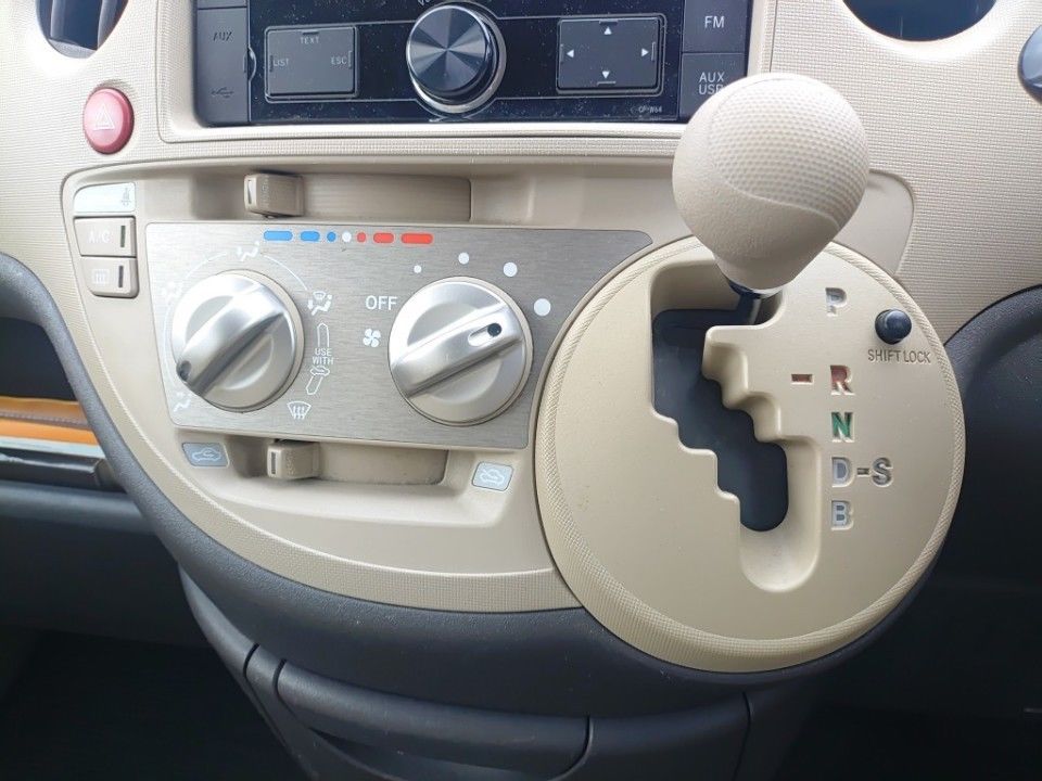 2007 Toyota Sienta auction photo 12