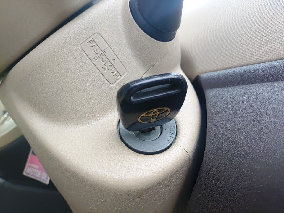 2007 Toyota Sienta auction photo 15