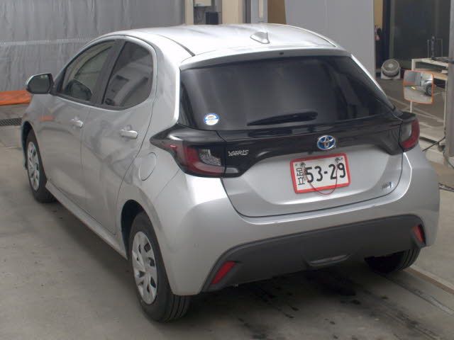 2021 Toyota Yaris Hybrid X auction photo 2