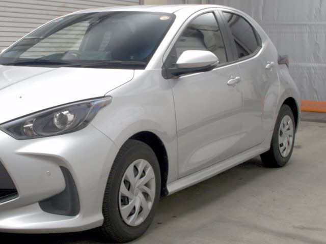 2021 Toyota Yaris Hybrid X auction photo 4