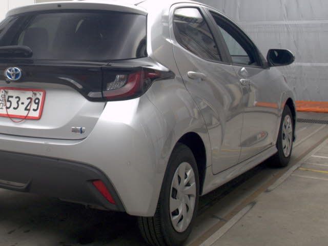 2021 Toyota Yaris Hybrid X auction photo 5