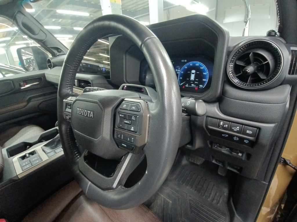 2024 Toyota Land Cruiser 250 ZX First Edition 4WD auction photo 9
