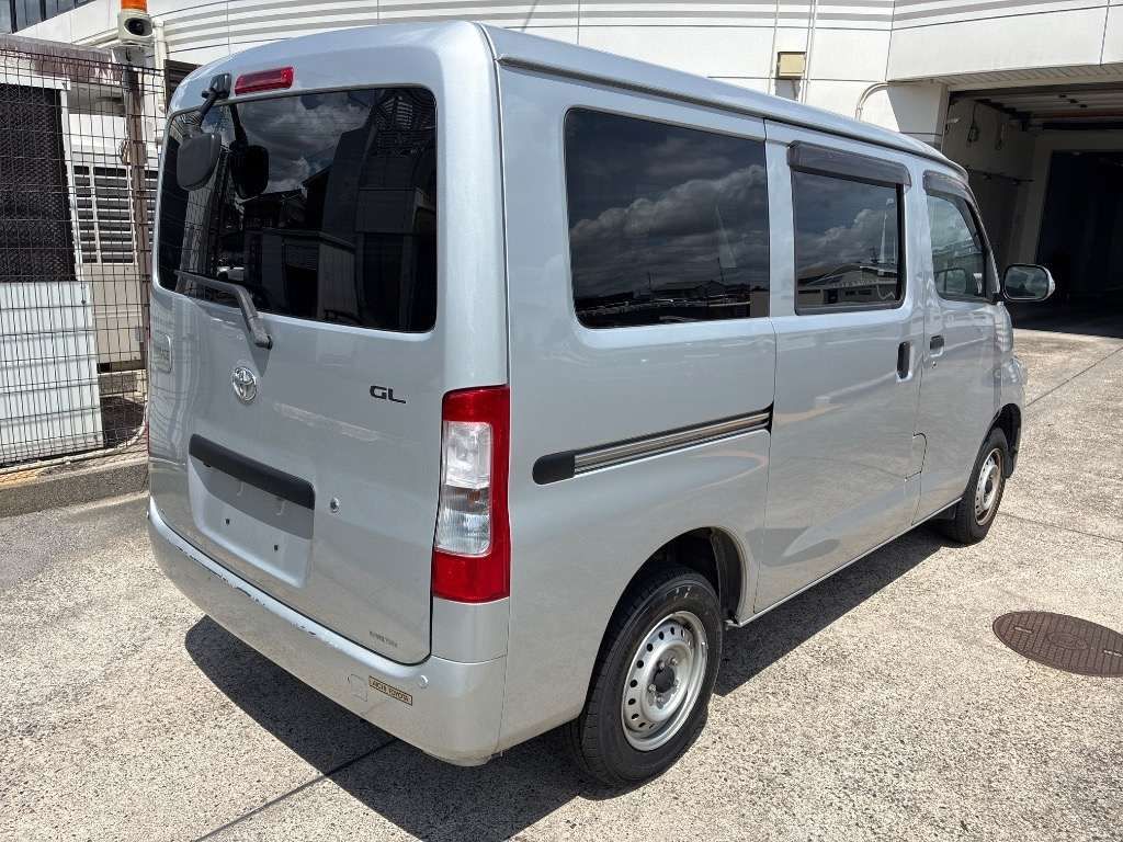 2021 Toyota TownAce Van GL auction photo 2