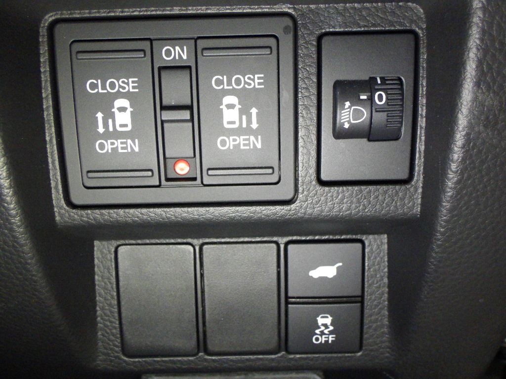 2023 Honda Stepwgn e:HEV 7 people auction photo 13