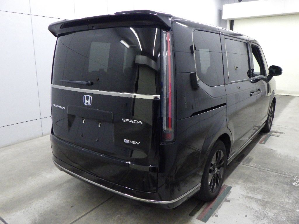 2023 Honda Stepwgn e:HEV 7 people auction photo 2