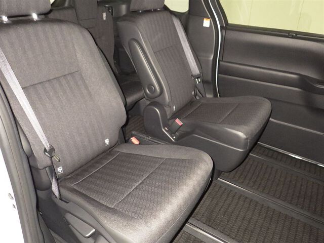 2025 Toyota Voxy S-G 4WD auction photo 6