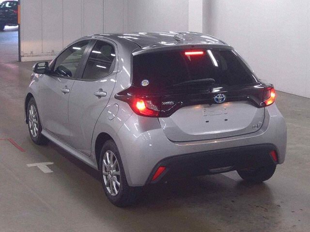 2024 Toyota Yaris Hybrid X auction photo 2