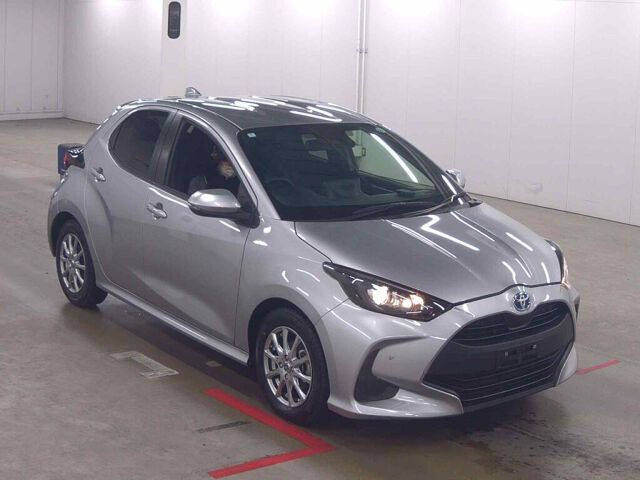 Japan Auction Vehicles 8 2024 Toyota Yaris Hybrid X auction photo