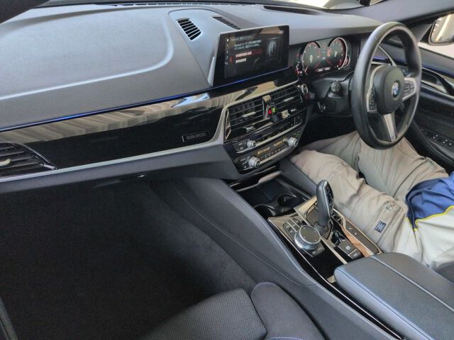 2020 BMW 5 Series 523IツリングEDMI auction photo 3