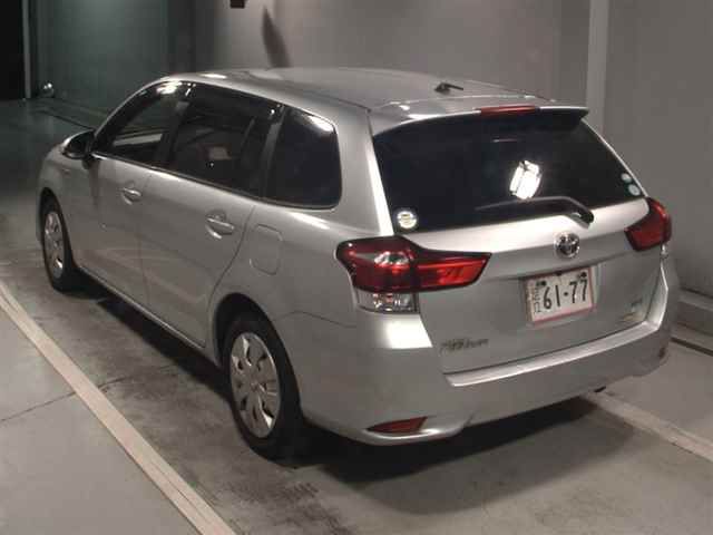 2019 Toyota Corolla Fielder hybrid auction photo 2