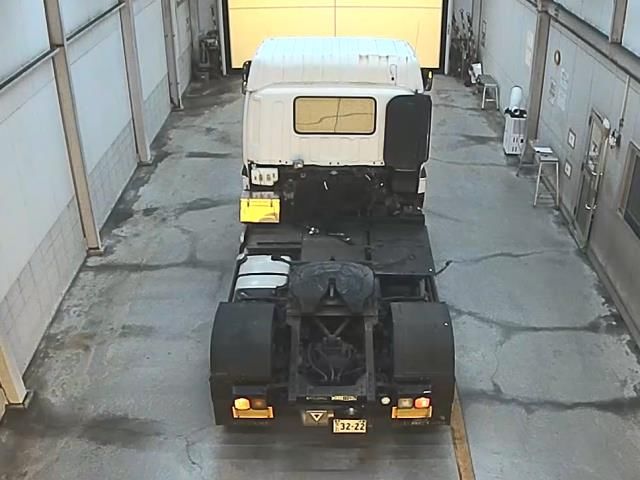 2009 Isuzu tractor auction photo 3