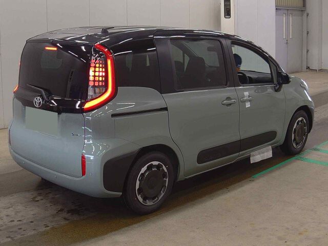 2026 Toyota Sienta Hybrid Z auction photo 5