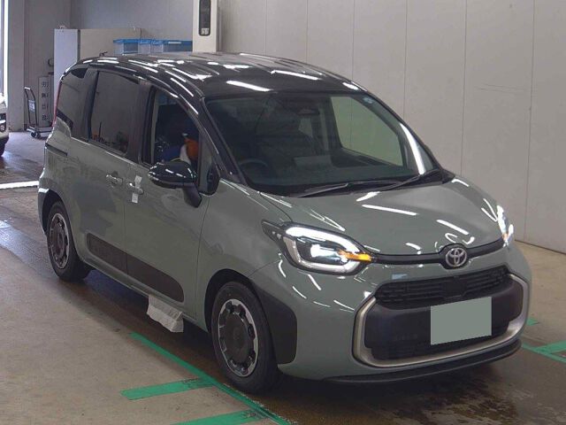 2026 Toyota Sienta Hybrid Z Japan auction vehicle