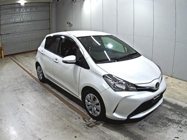 2015 Toyota Vitz U Smart Stop Package Japan auction vehicle