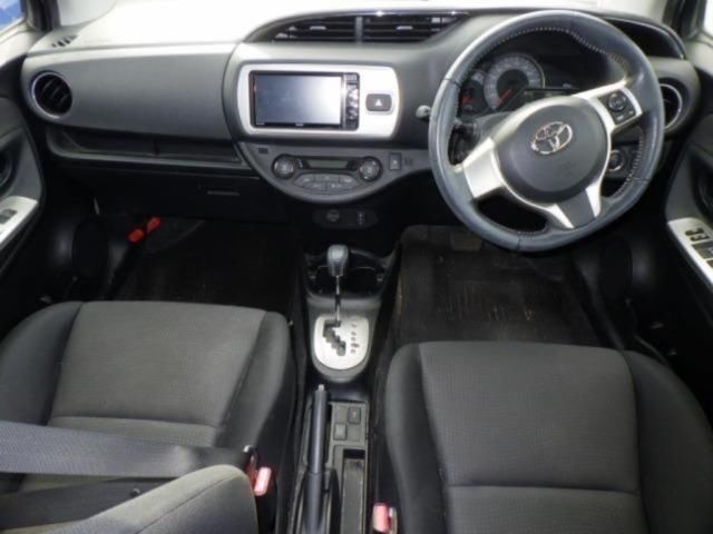 2015 Toyota Vitz U Smart Stop Package auction photo 3