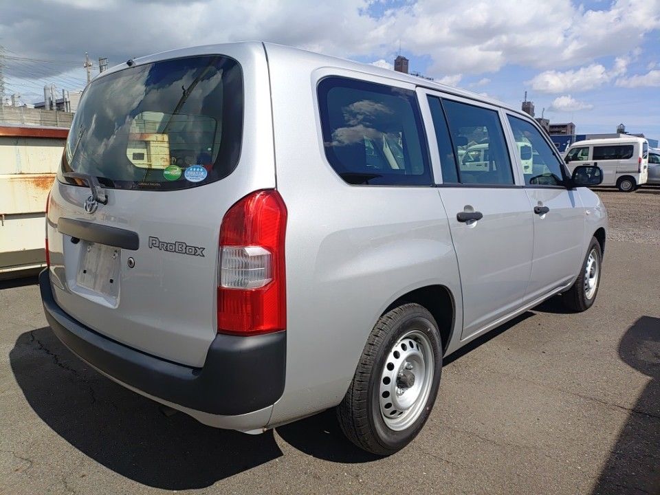 2018 Toyota Probox auction photo 2