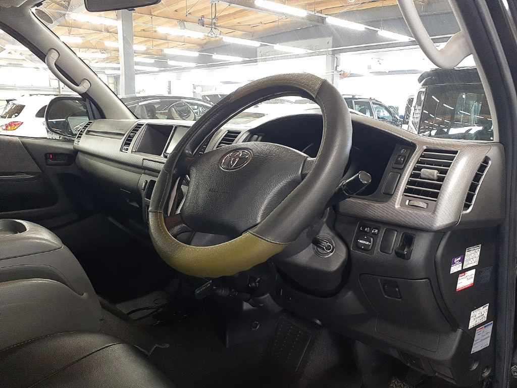 2010 Toyota Hiace GL 4WD auction photo 9