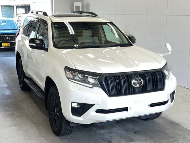 2023 Toyota Land Cruiser Prado TX Lパッケージ マットブラック auction photo 4