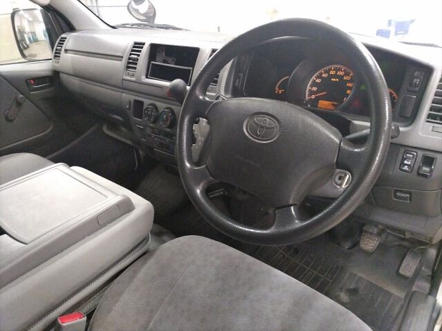 2007 Toyota Hiace Long DX 4WD auction photo 3