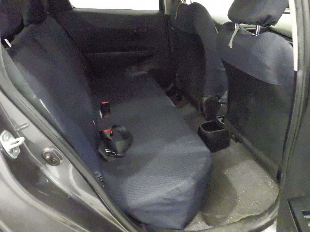 2011 Toyota ヴィッツ 5HB F auction photo 7