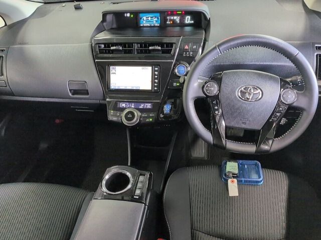 2019 Toyota Prius Alpha Sチューンブラック2 auction photo 3
