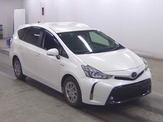 2019 Toyota Prius Alpha Sチューンブラック2 Japan auction vehicle