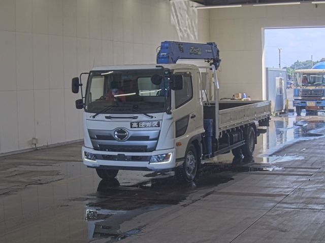 2017 Hino Ranger Flat crane, 6-tier Japan auction vehicle