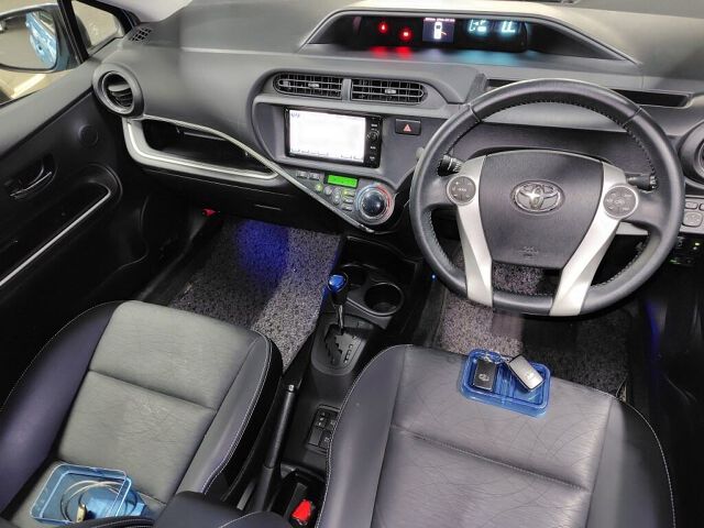 2014 Toyota Aqua G Black Soft Leather S auction photo 3