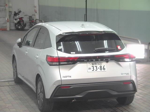 2023 Nissan Note 4WD e-パワーX FOUR auction photo 2