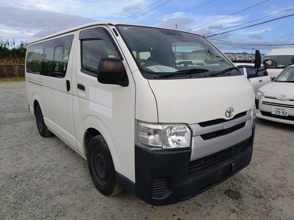 2020 Toyota Hiace auction photo 4