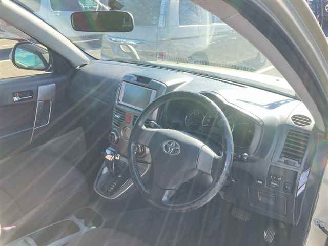 2014 Toyota Rush G auction photo 3