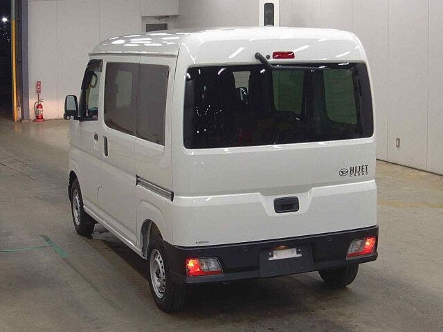2026 Daihatsu Hijet Cargo Deluxe auction photo 2