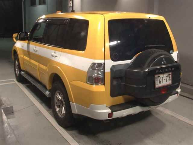 2014 Mitsubishi Pajero 4WD ロングGR auction photo 2