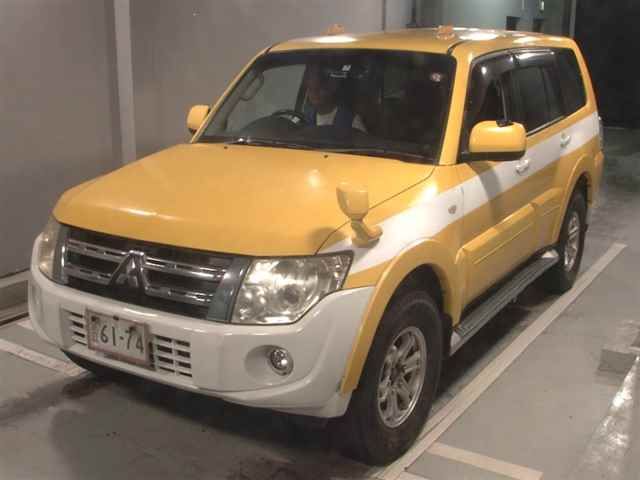2014 Mitsubishi Pajero 4WD ロングGR auction photo 3