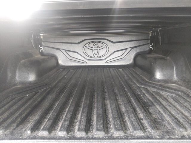 2024 Toyota Hilux Z 4WD auction photo 6