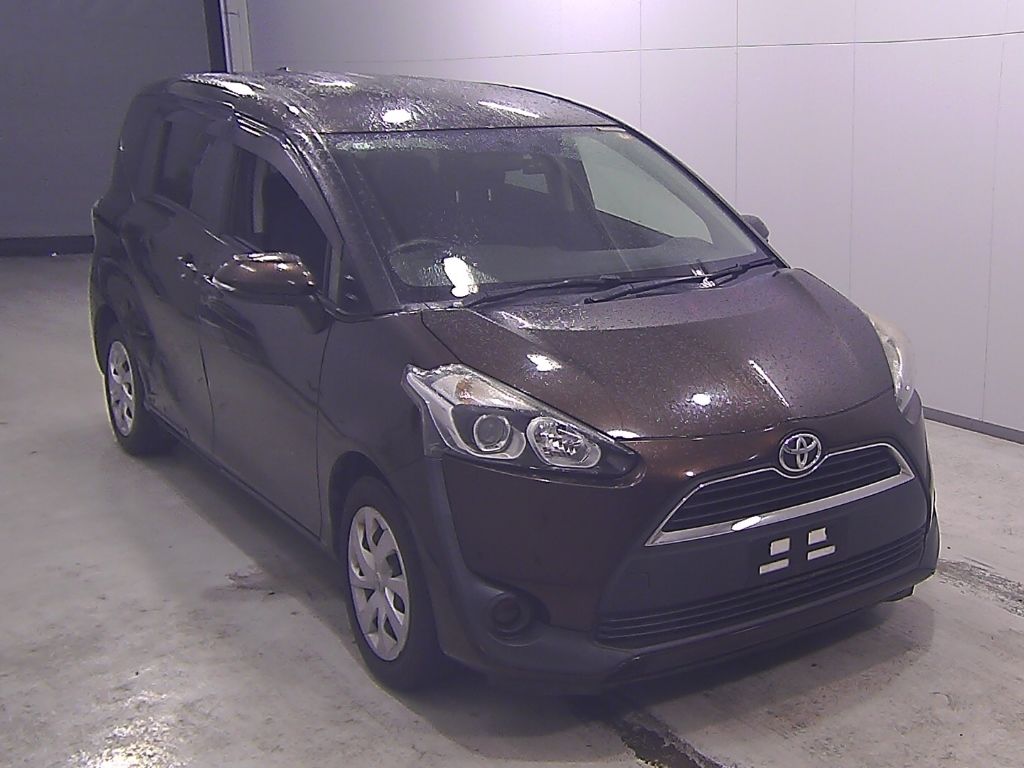 2015 Toyota Sienta X Japan auction vehicle